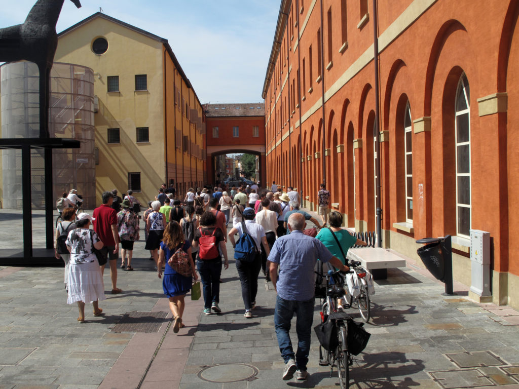 La storia di Modena raccontata durante la camminata del 2 giugno