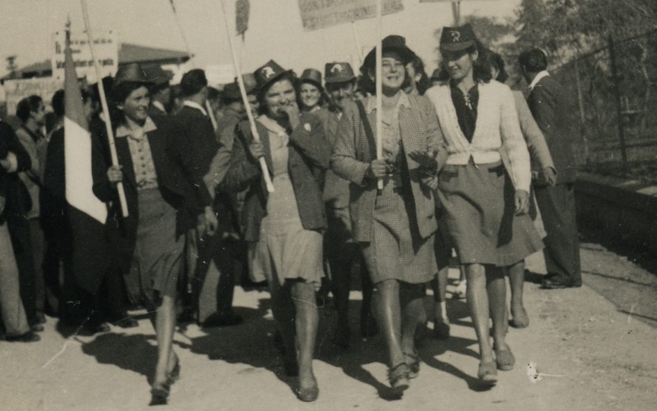 Donne della provincia di Modena in una manifestazione dell'immediato dopoguerra. Castelnuovo Rangone nel dopoguerra