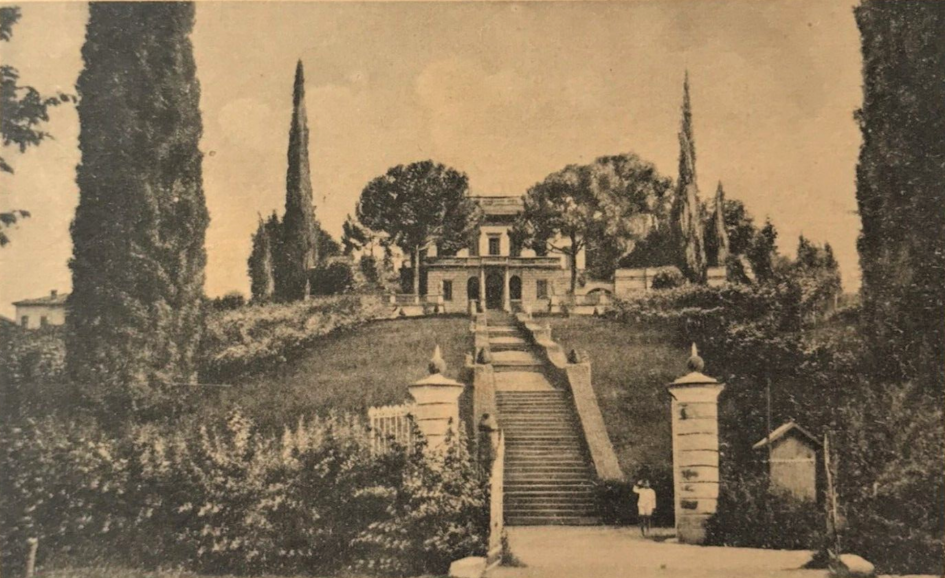 Villa Guastalla a Fiorano modenese, dove vivevano e si svolge parte della storia di Vittorio Guastalla e Ada Finzi, in un'immagine dell'epoca