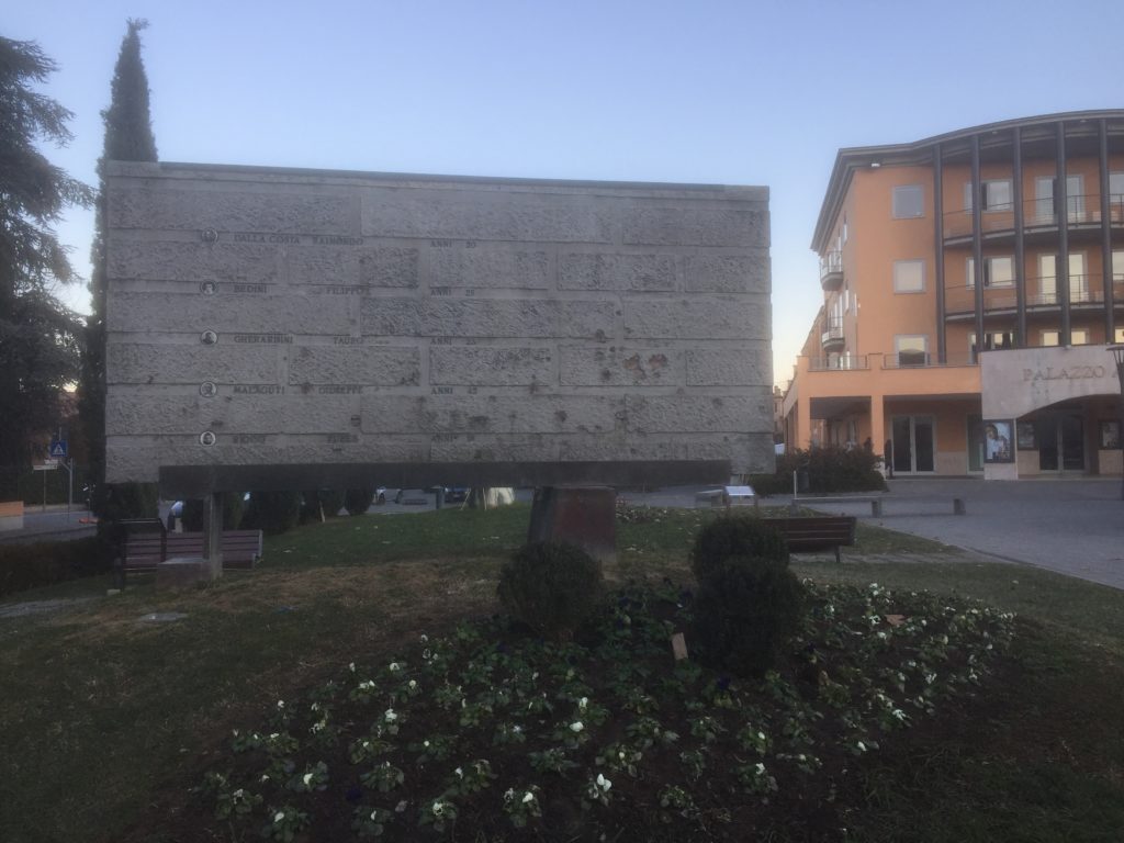 I segni sul muro. 