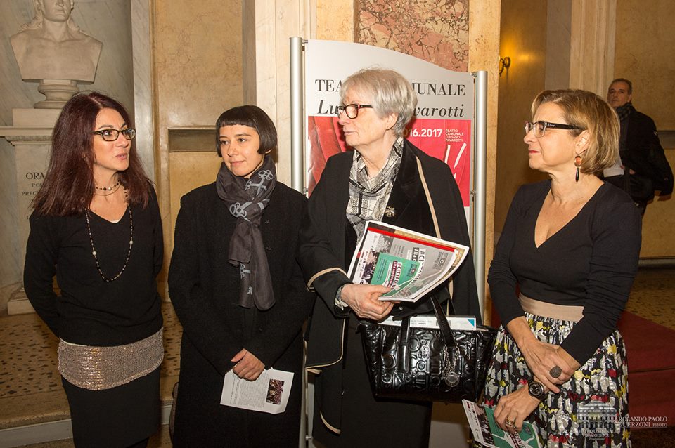 70 anni voto donne: parte del team di lavoro alla prima dello spettacolo dedicato al voto alle donne