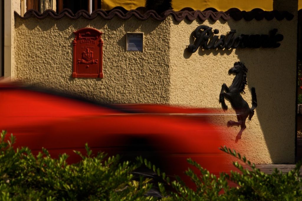 Enzo Ferrari Maranello: la "Enzo", vettura dedicata a Enzo Ferrari, per le vie di Maranello
