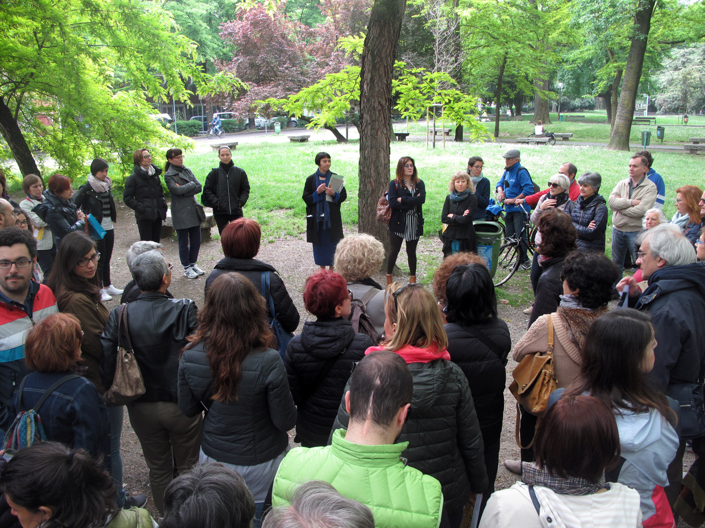 Un momento della camminata del 25 aprile 2017 realizzata nell'ambito di #cittadine. I segni nelle comunità e sulle città.