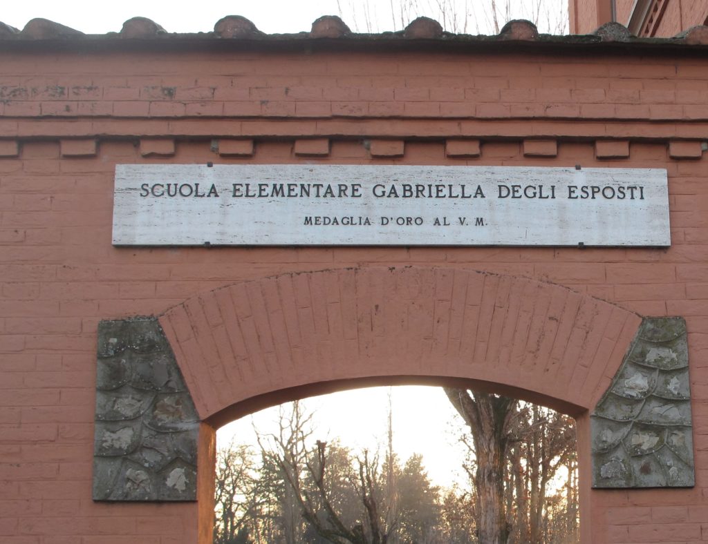 Pedalando nella storia Scuola dedicata a Gabriella Degli Esposti a Calcara