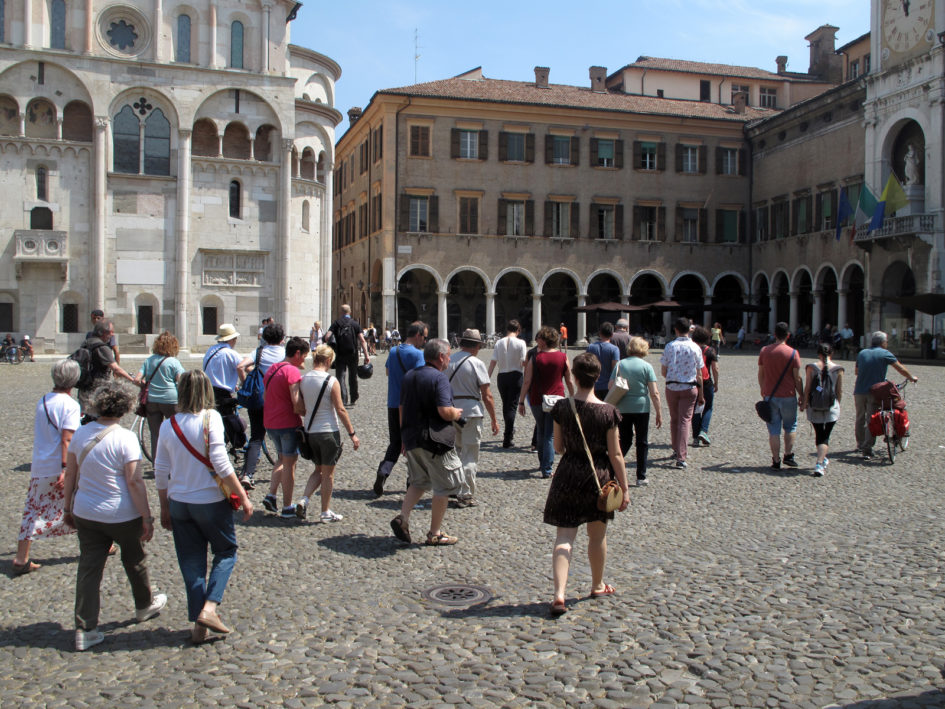 La storia di Modena raccontata durante la camminata del 2 giugno