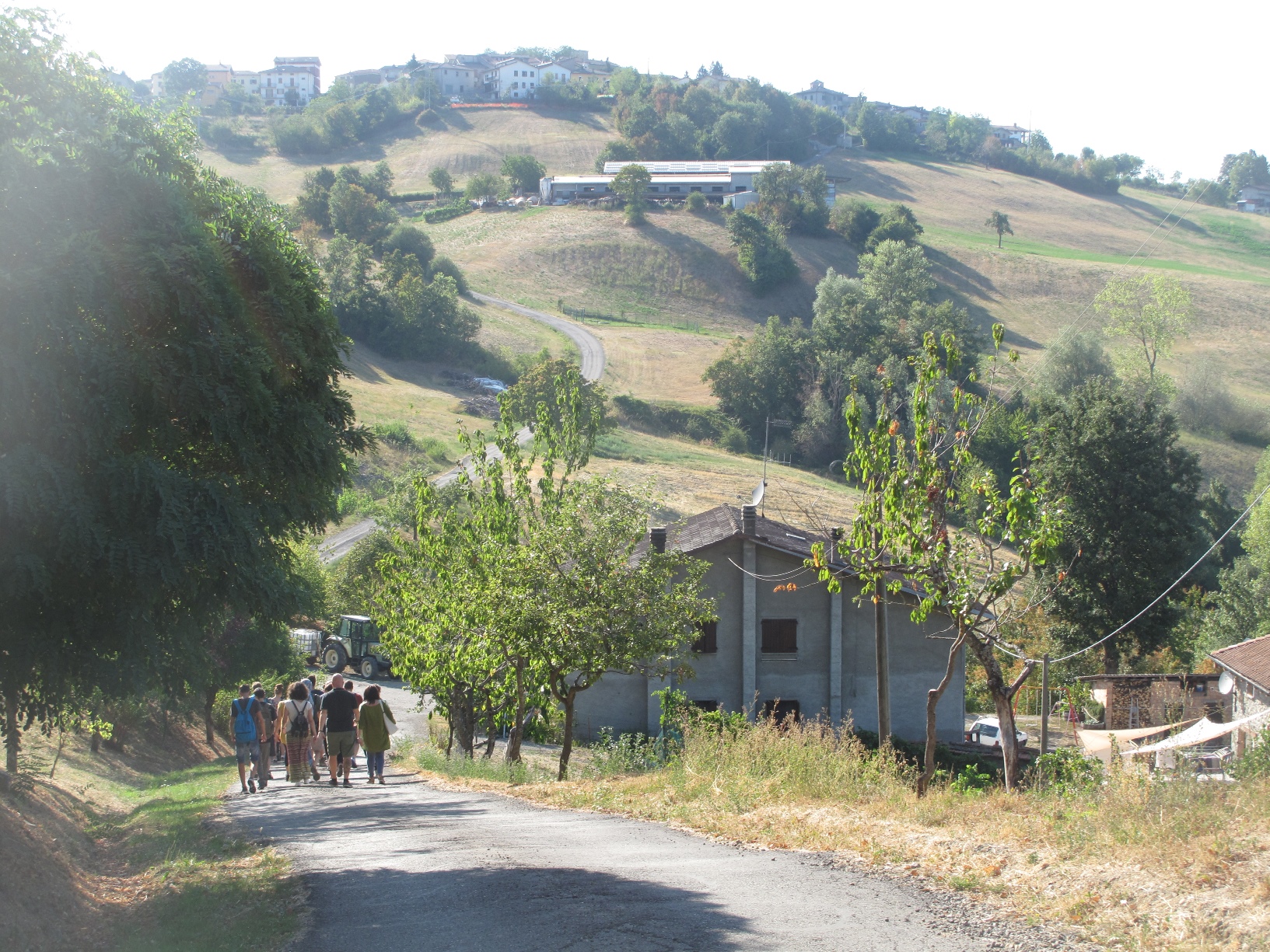 Salendo verso Farneta - centrale di Farneta