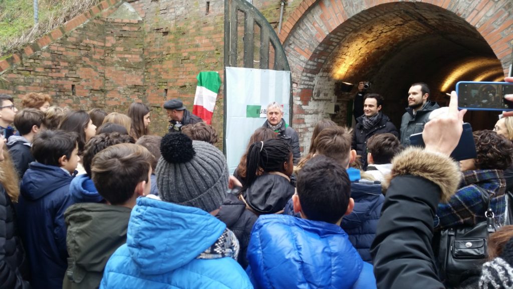 Classi delle scuole secondarie bazzanesi al rifugio antiaereo Mario Anderlini