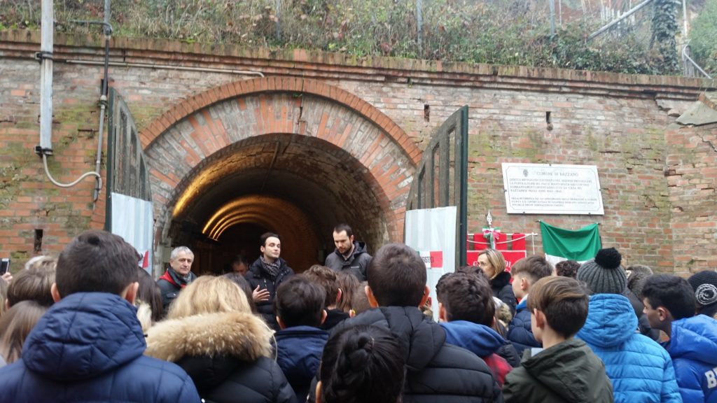 Classi delle scuole secondarie bazzanesi al rifugio antiaereo Mario Anderlini