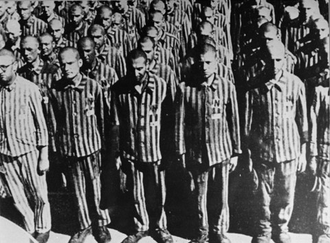 Prigionieri nel campo di Buchenwald durante l'appello. Dalle leggi razziali alla Shoah