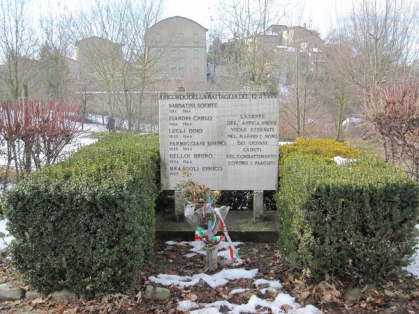 Il monumento dedicato ai partigiani caduti nella battaglia di Pieve di Trebbio