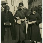 Festa della Repubblica. Donne al voto a Castelvetro nel 1946. Foto dal fondo Giuseppe Simonini - Archivio del Gruppo Mezaluna-Mario Menabue