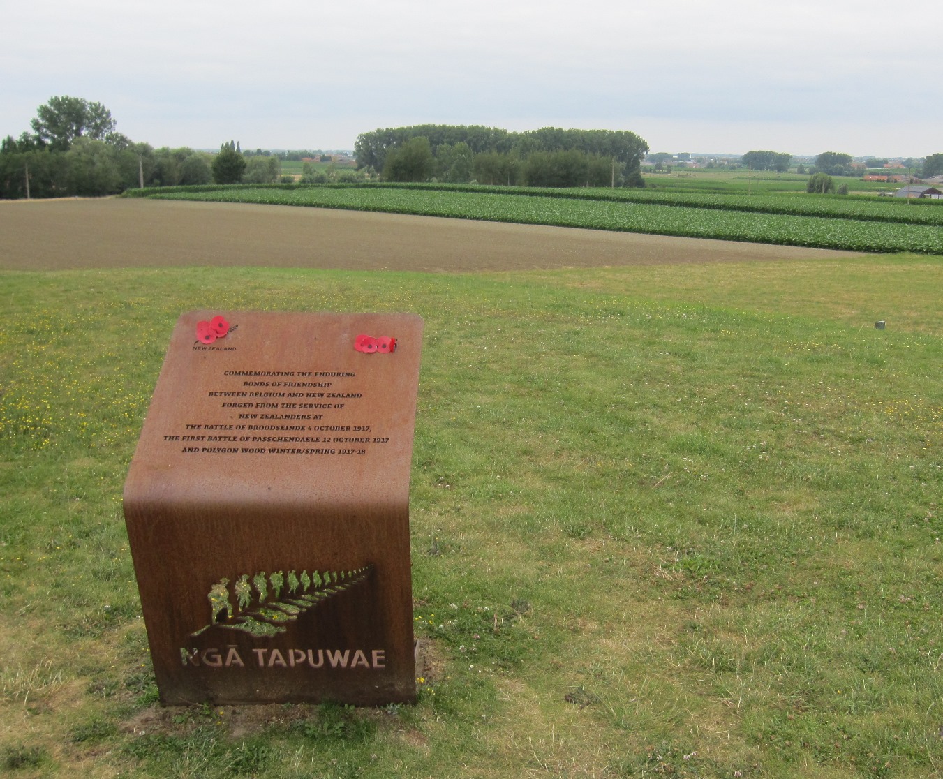 Monumento ai soldati neozelandesi del Commonwealth, innalzato nei pressi del cimitero di Tyne Cot, nella zona di Passchendaele - viaggio in Belgio Prima guerra mondiale