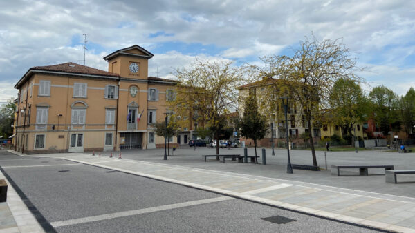 Via Vittorio Veneto e piazza Ciro Menotti (luogo di partenza del trekking storico "Donne coraggiose")