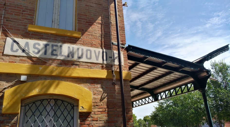 L'ex stazione di Castelnuovo Rangone, dove imboccheremo la ciclabile per raccontare il dopoguerra