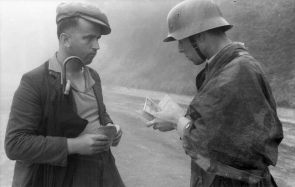 Controllo documenti nell'Italia del 1944. Passeggiata storica sugli ebrei a Modena