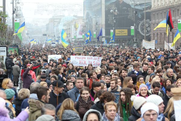 Proteste a Kiev il 24 novembre 2013, in occasione di Euromaidan (Foto da OXLAEY.com, CC BY 2.0) - conflitto russo-ucraino